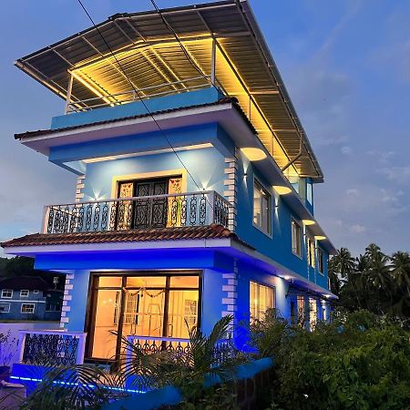 Dibs On Blue Morjim Hostel Екстериор снимка