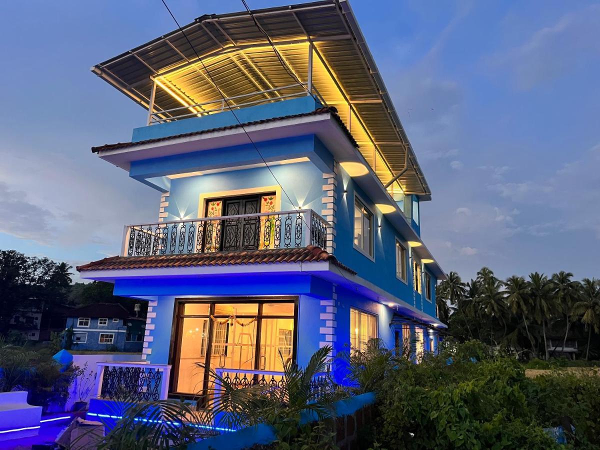 Dibs On Blue Morjim Hostel Екстериор снимка