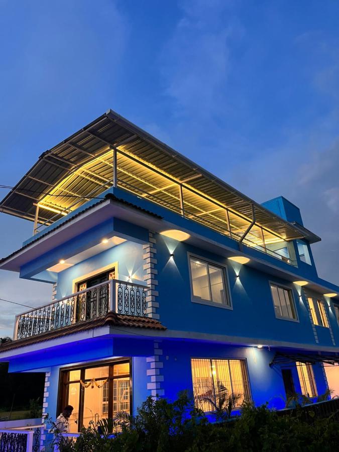 Dibs On Blue Morjim Hostel Екстериор снимка