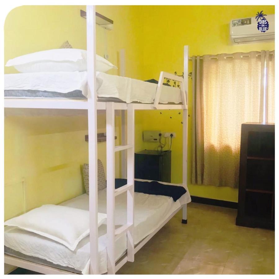 Dibs On Blue Morjim Hostel Екстериор снимка